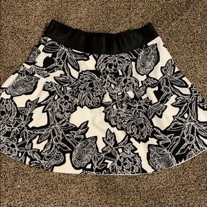 Black and White Express Skirt!